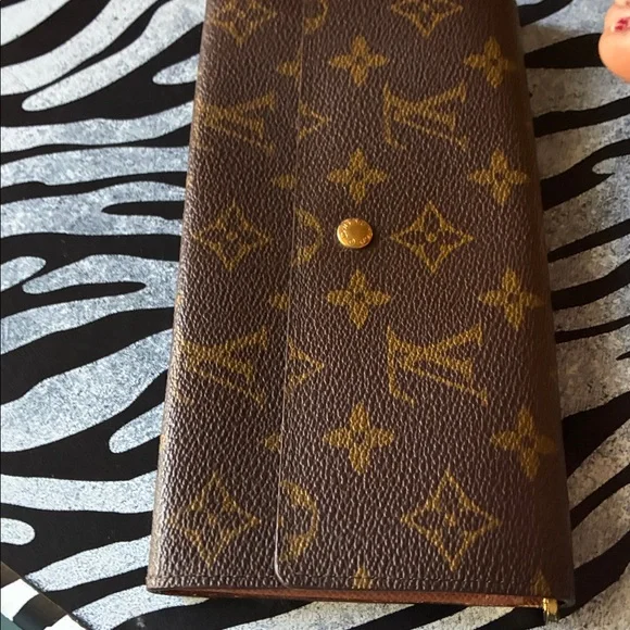 Louis Vuitton Classic Brown Monogram Clutch with dust bag - Picture 9 of 17